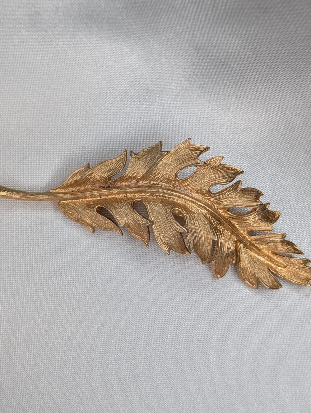 ​Vintage 1961 Coro Signed Gold Tone Florentine Textured Leaf Brooch Pin
